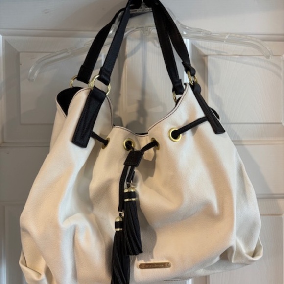 Liz Claiborne Black & off white Satchel Handbag- NEW - Picture 1 of 4